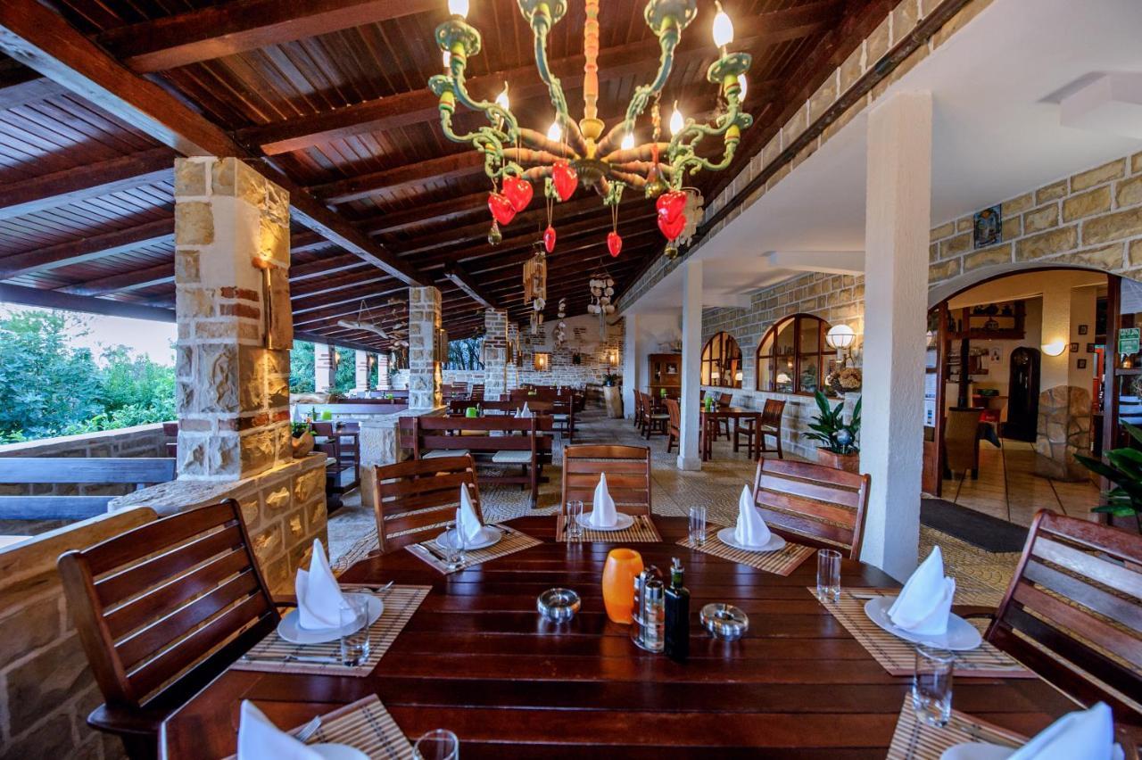 Hotel Skalinada Zavala Kültér fotó